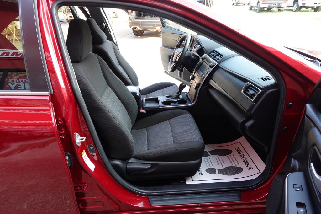 2017 Toyota Camry Image 50