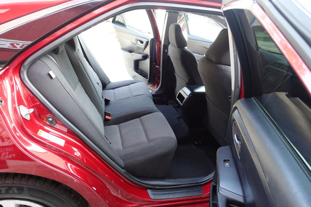 2017 Toyota Camry Image 52