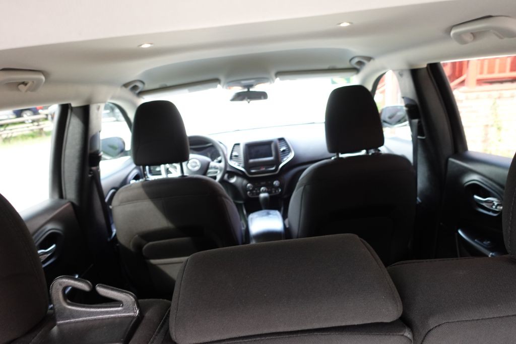 2019 Jeep Cherokee Image 21