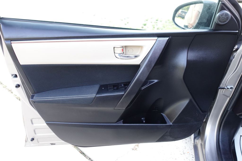 2016 Toyota Corolla Image 27