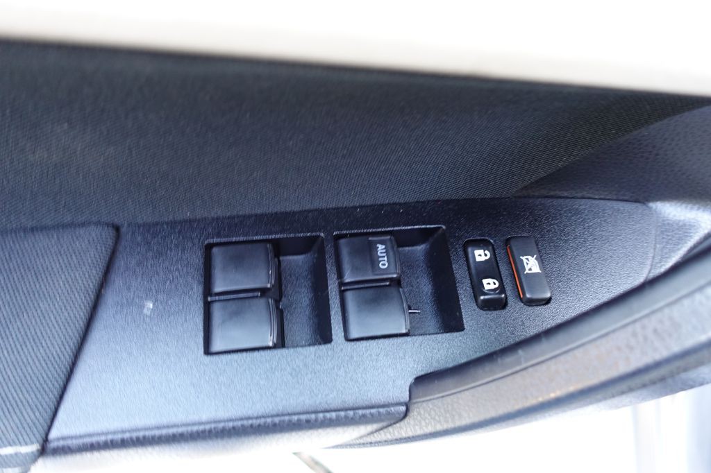 2016 Toyota Corolla Image 28