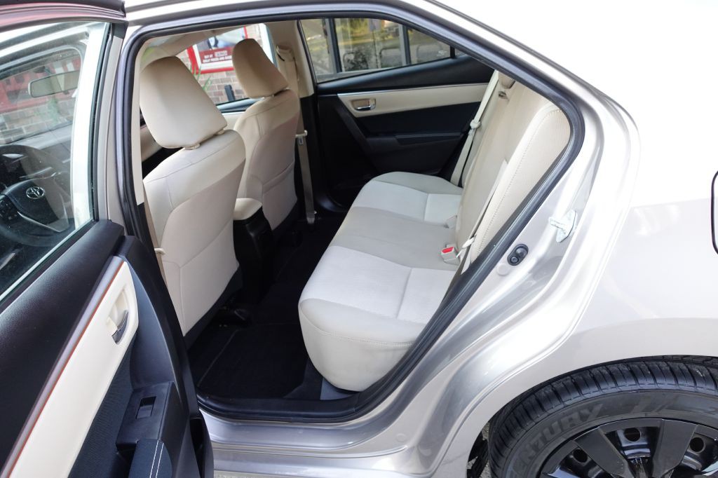 2016 Toyota Corolla Image 30