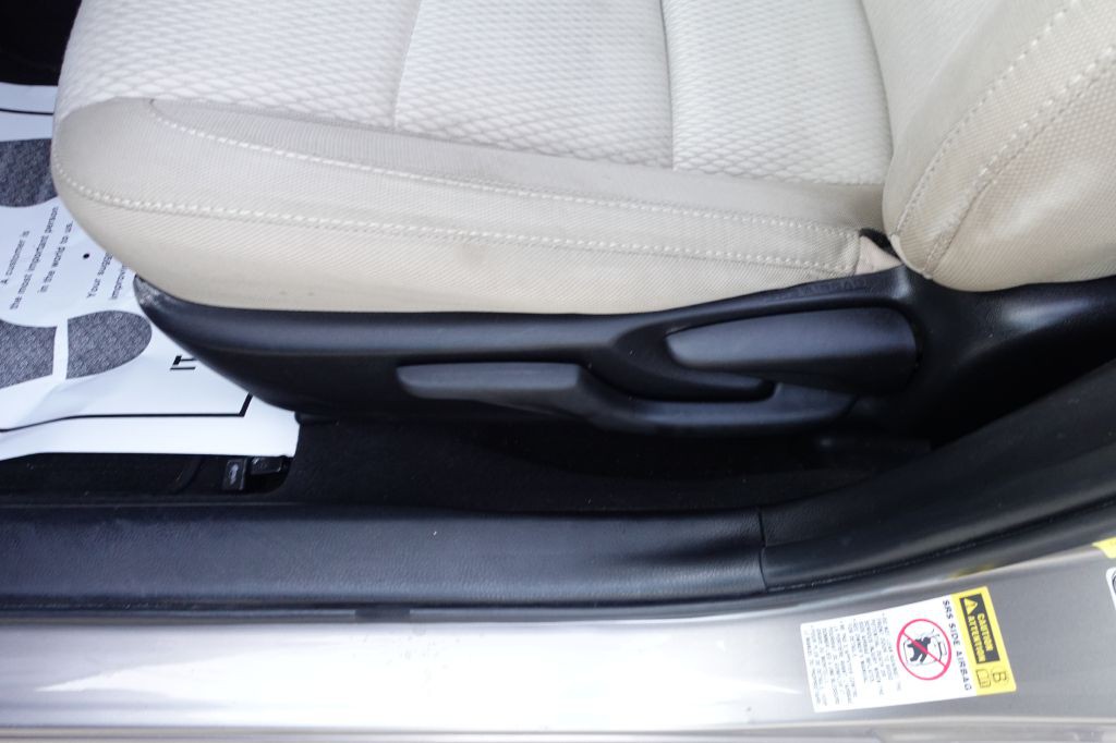 2016 Toyota Corolla Image 32