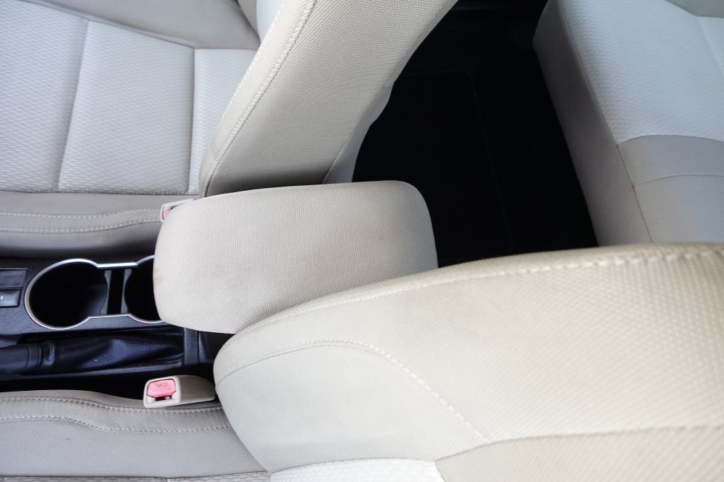 2016 Toyota Corolla Image 33