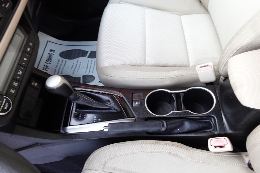 2016 Toyota Corolla Image 34