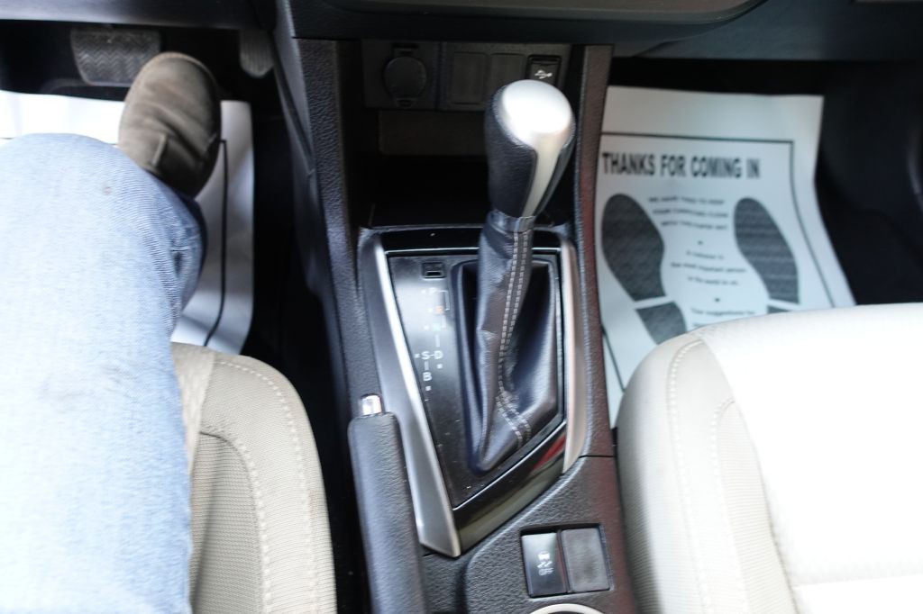 2016 Toyota Corolla Image 36