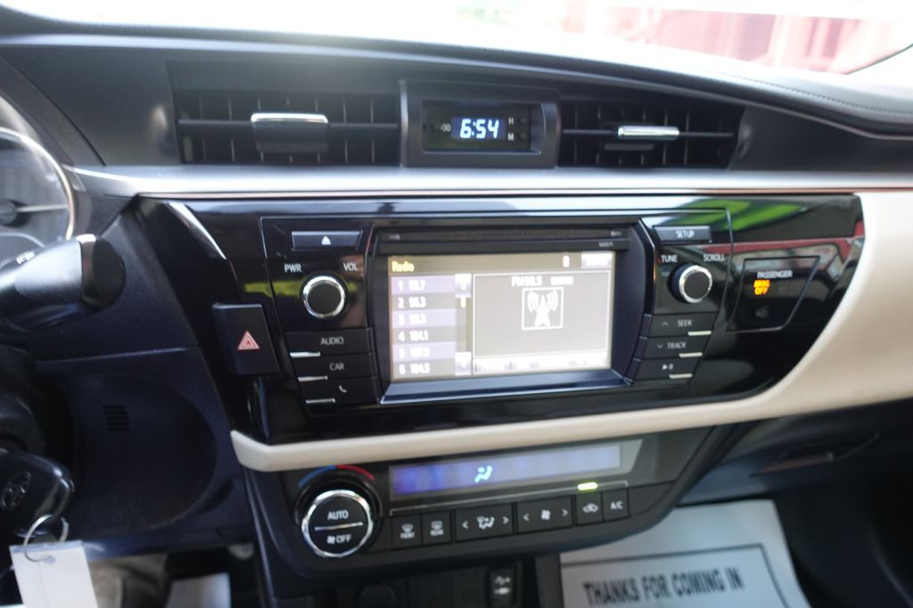 2016 Toyota Corolla Image 39