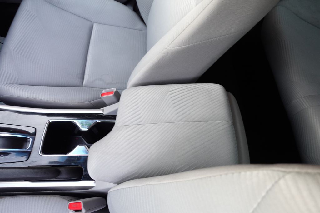 2016 Honda Accord Image 30