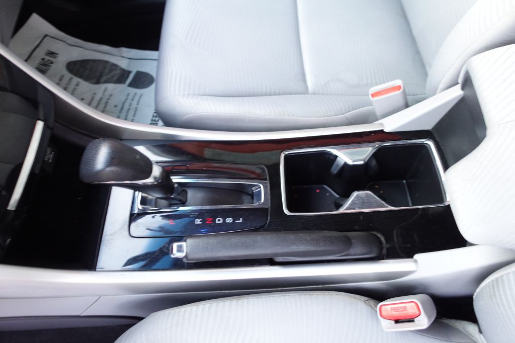 2016 Honda Accord Image 31