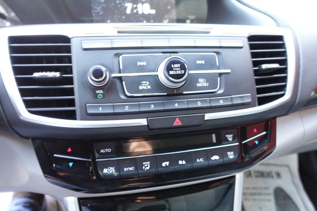 2016 Honda Accord Image 36