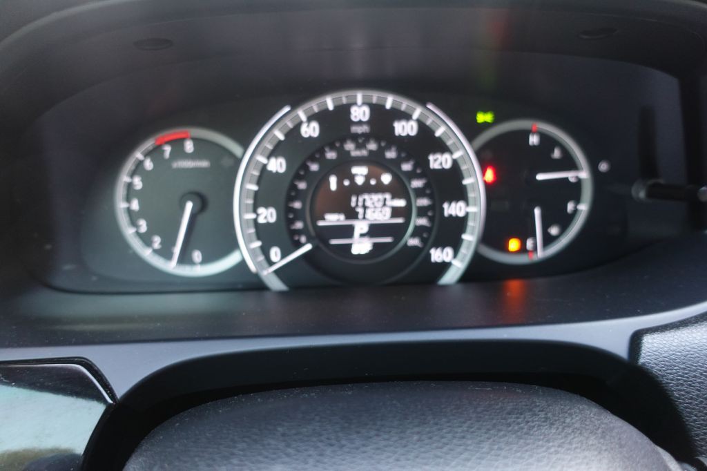 2016 Honda Accord Image 39