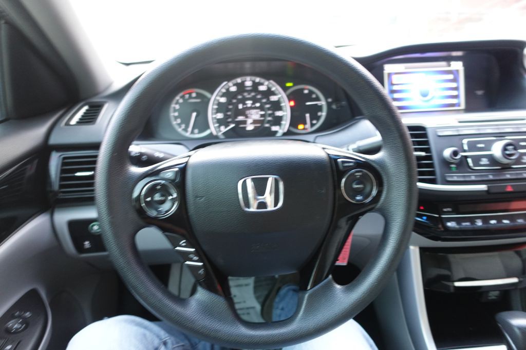 2016 Honda Accord Image 40