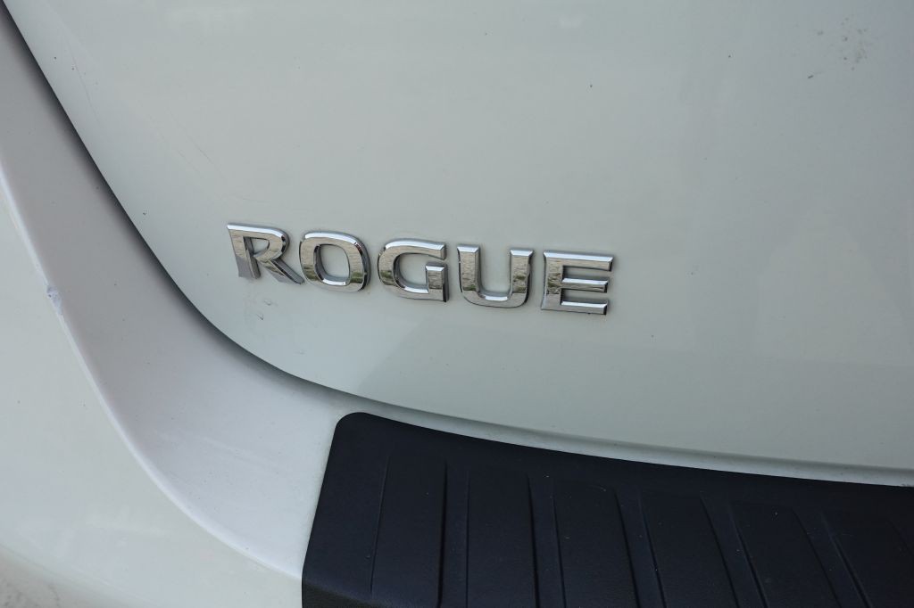 2013 Nissan Rogue Image 21