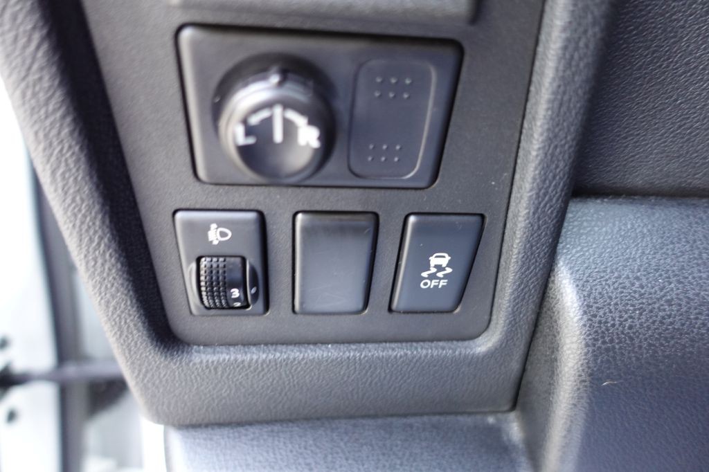 2013 Nissan Rogue Image 39