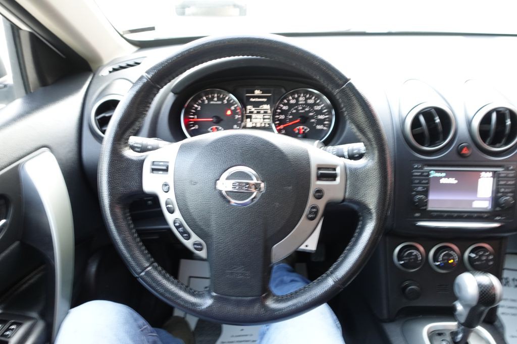 2013 Nissan Rogue Image 48