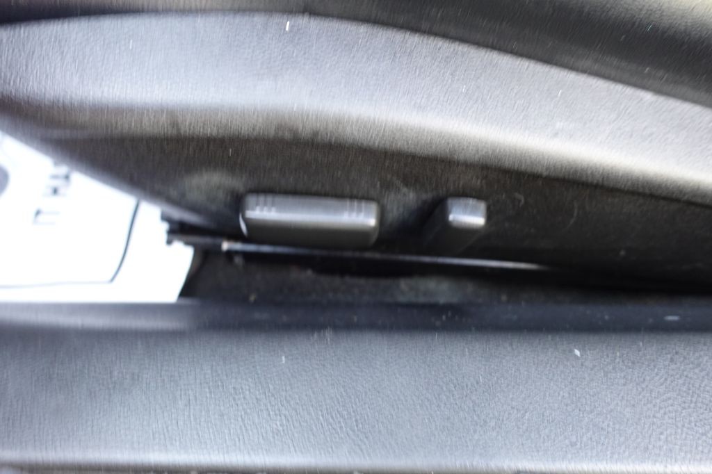 2015 Chevrolet Camaro Image 29