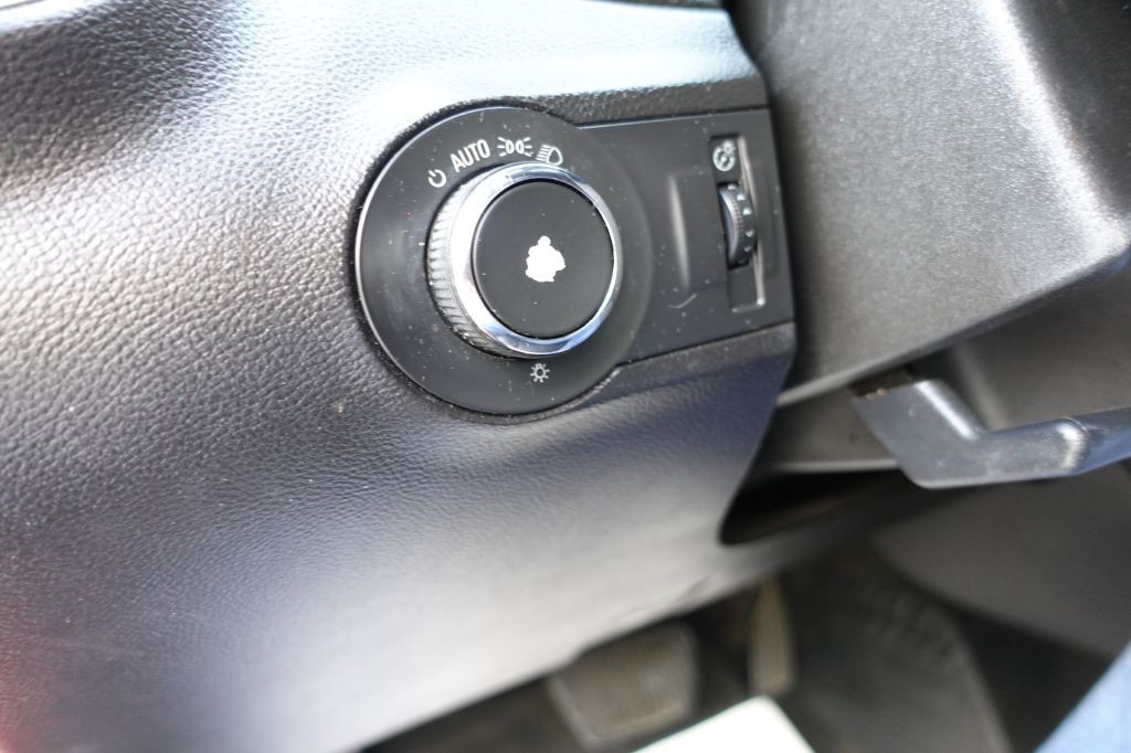 2015 Chevrolet Camaro Image 32