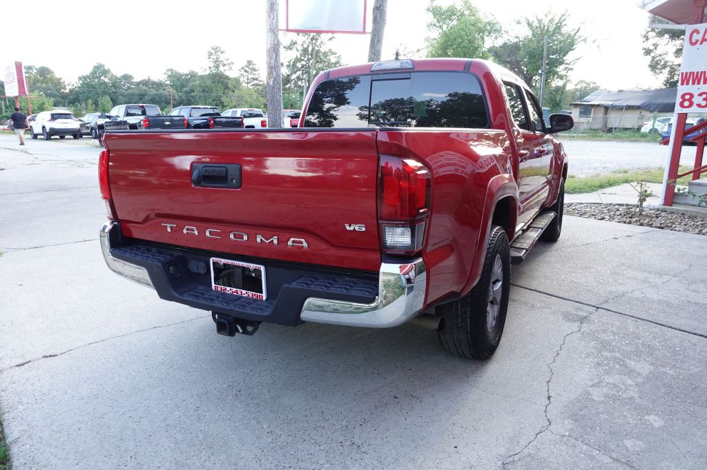 2019 Toyota Tacoma Image 17