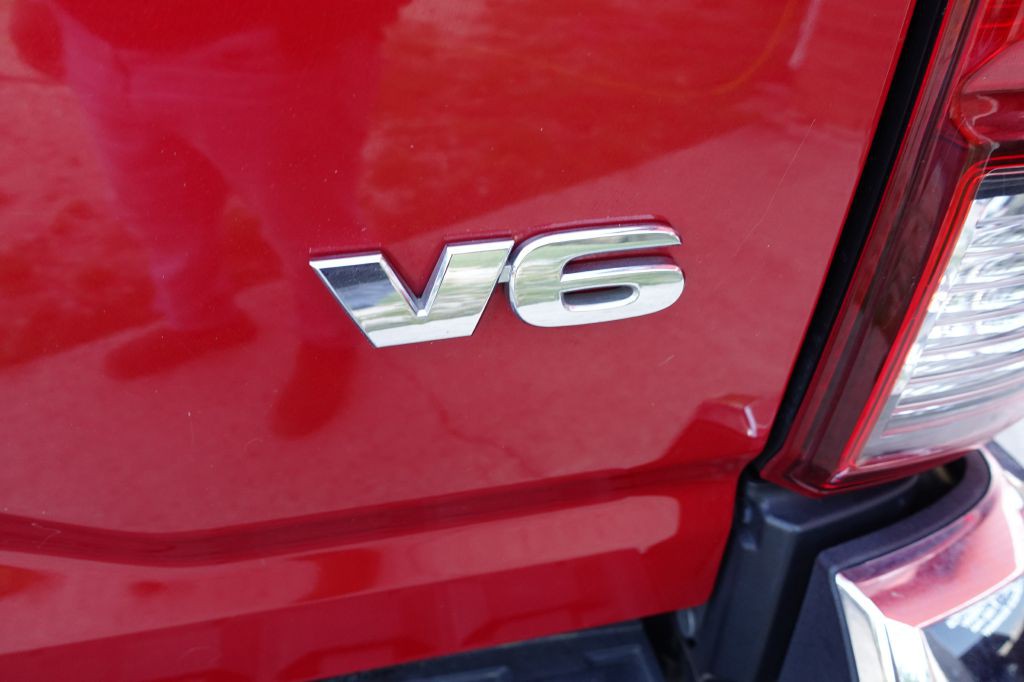 2019 Toyota Tacoma Image 19