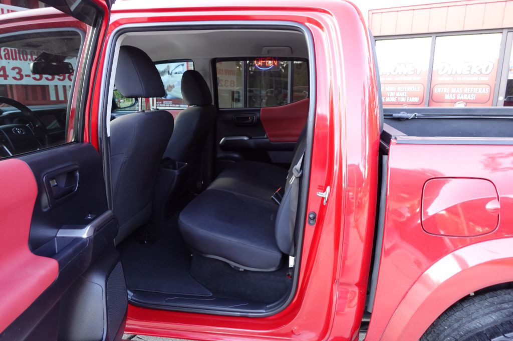 2019 Toyota Tacoma Image 32