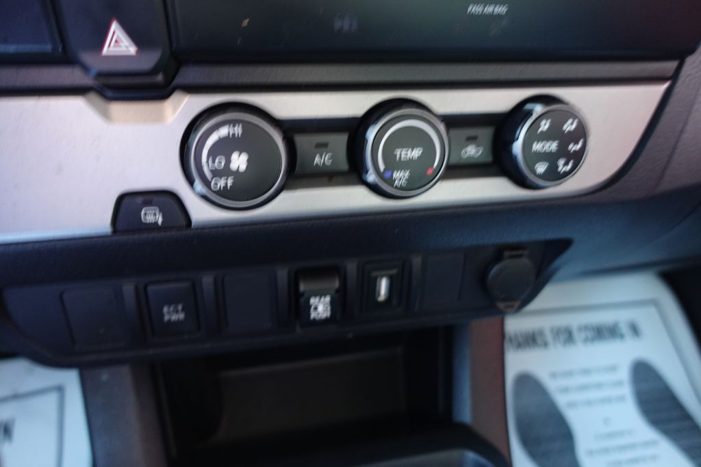 2019 Toyota Tacoma Image 39