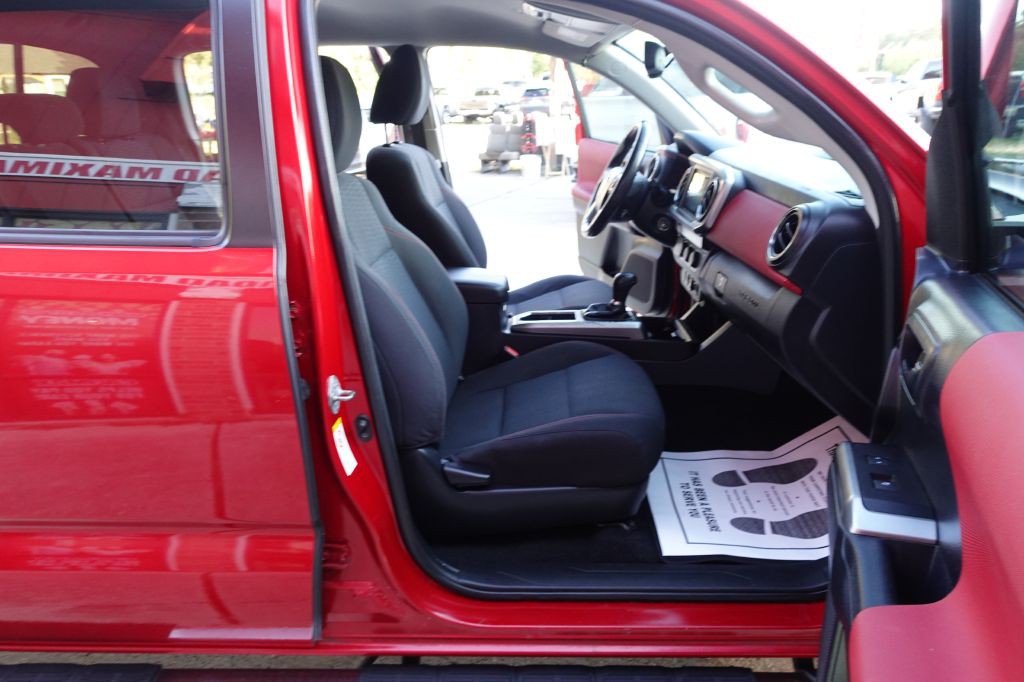 2019 Toyota Tacoma Image 53