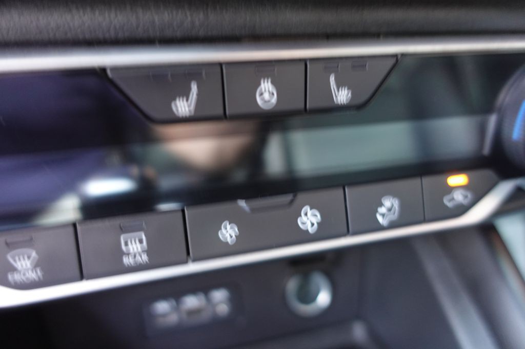 2020 Nissan Sentra Image 43