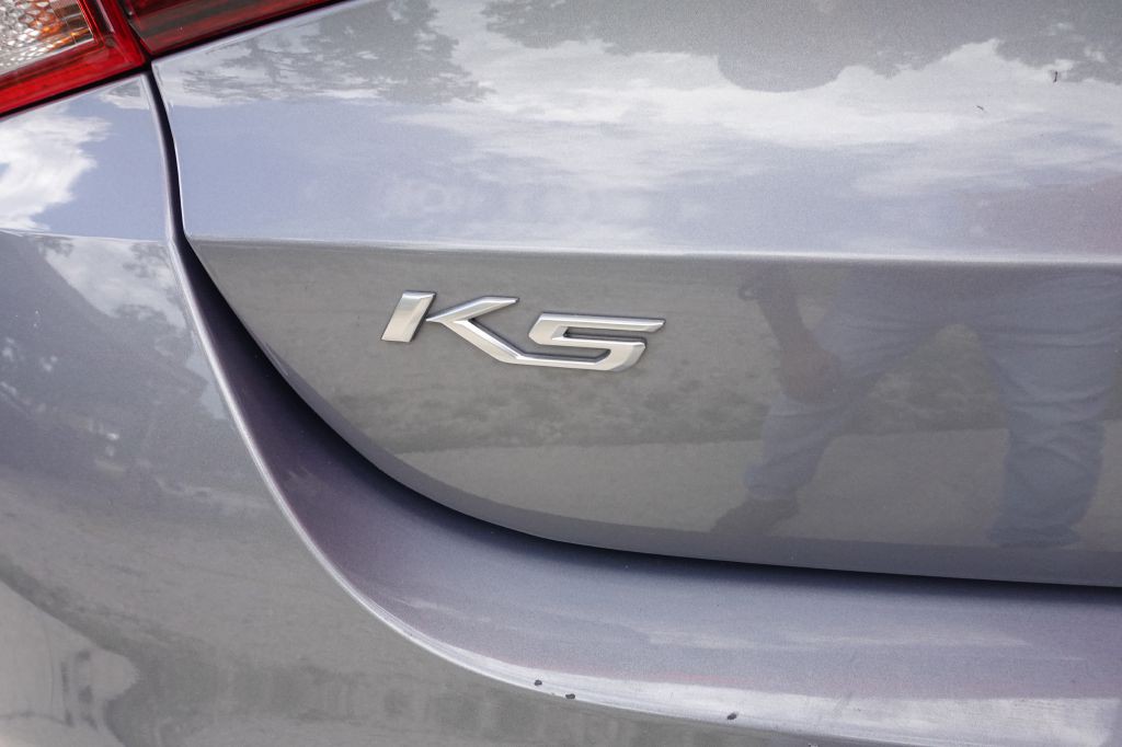 2022 Kia K5 Image 18