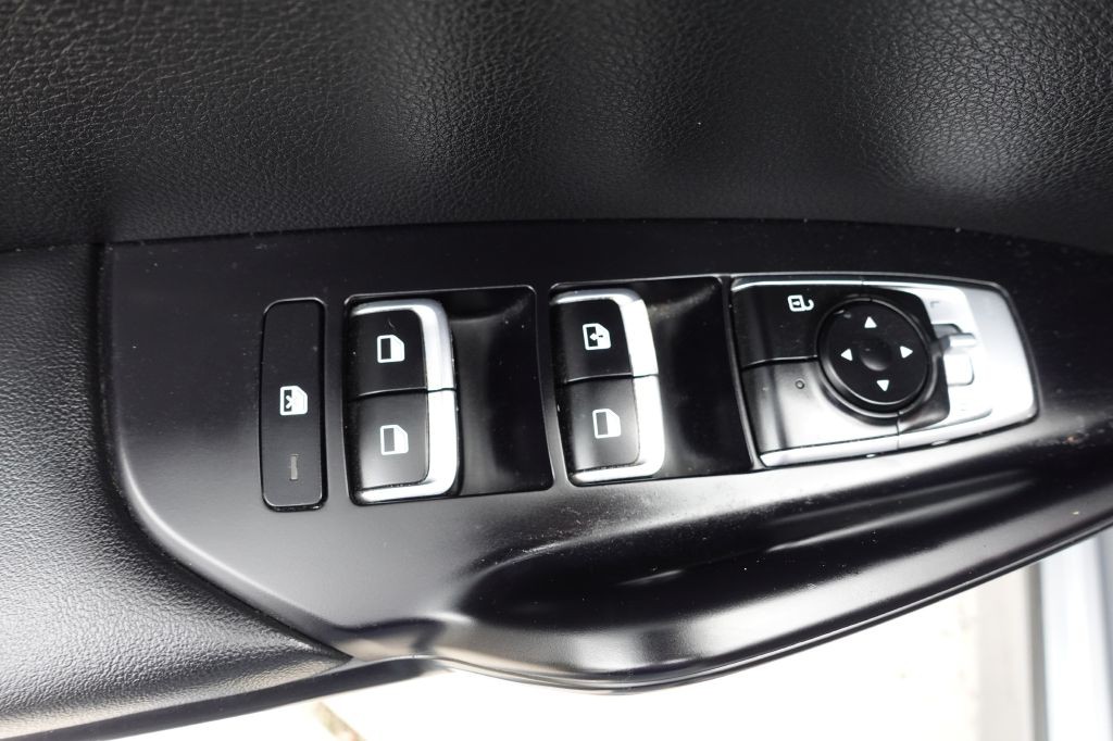 2022 Kia K5 Image 25