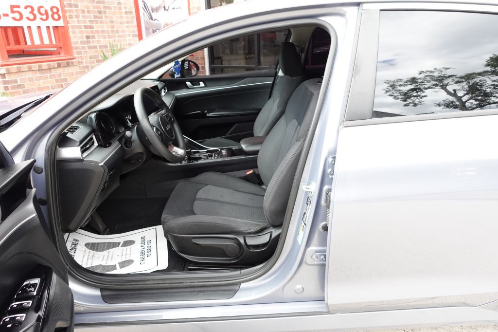 2022 Kia K5 Image 26