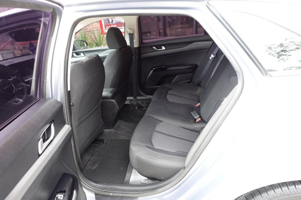 2022 Kia K5 Image 27