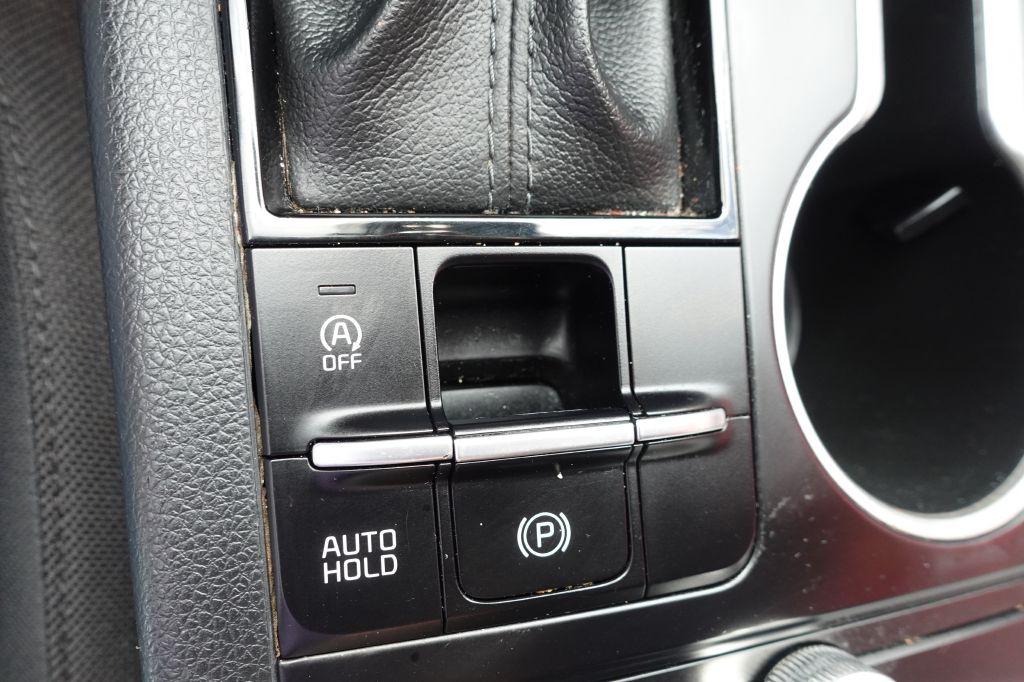 2022 Kia K5 Image 32