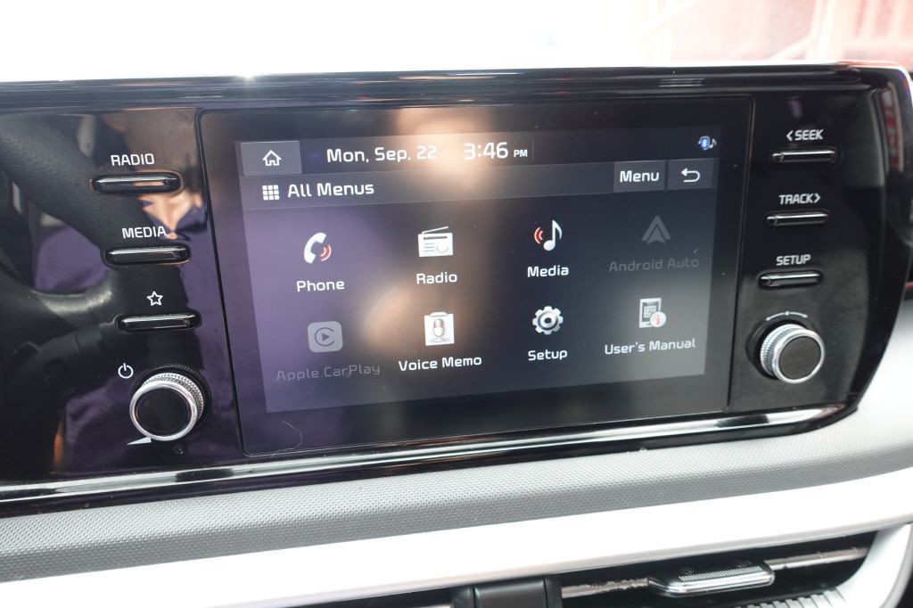 2022 Kia K5 Image 38