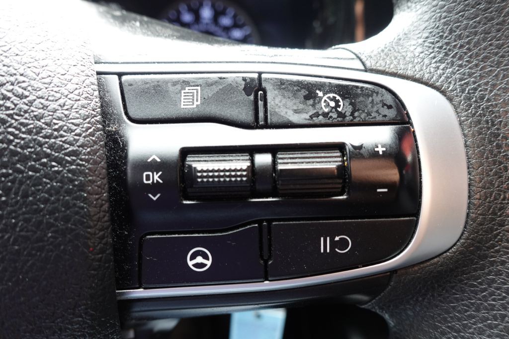 2022 Kia K5 Image 43