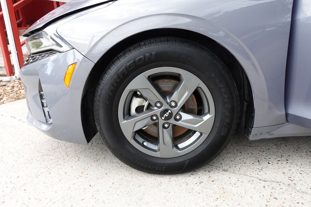 2022 Kia K5 Image 45