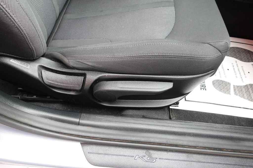 2022 Kia K5 Image 49