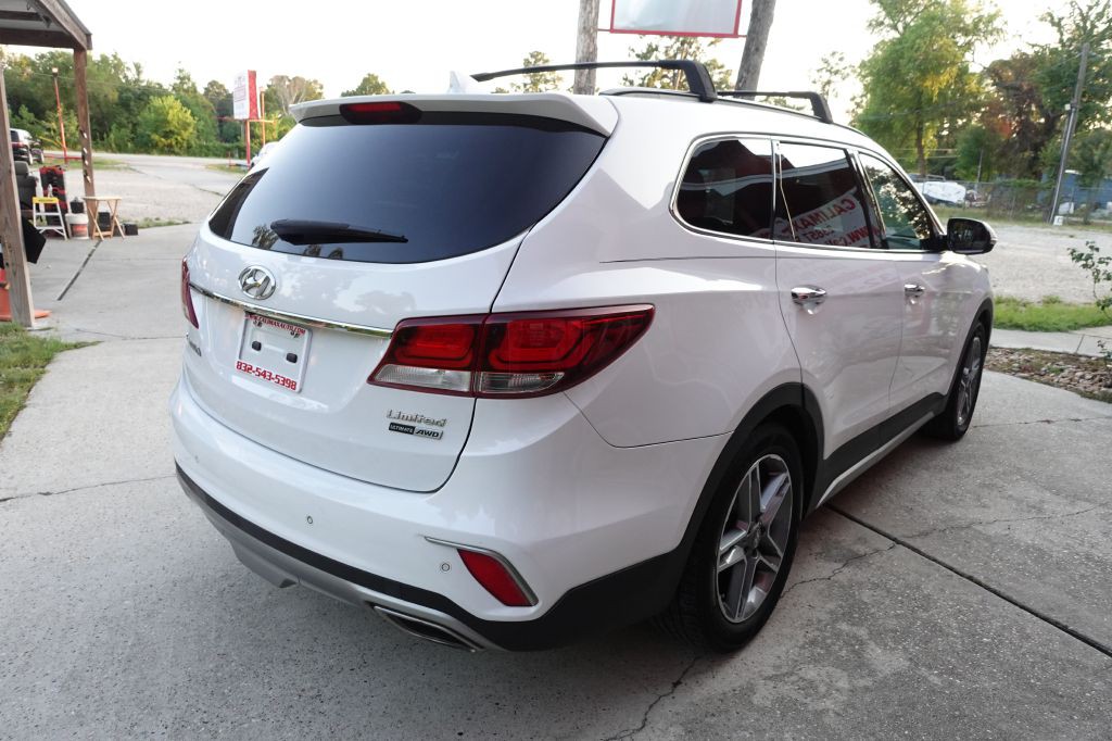 2018 Hyundai Santa Fe Image 16