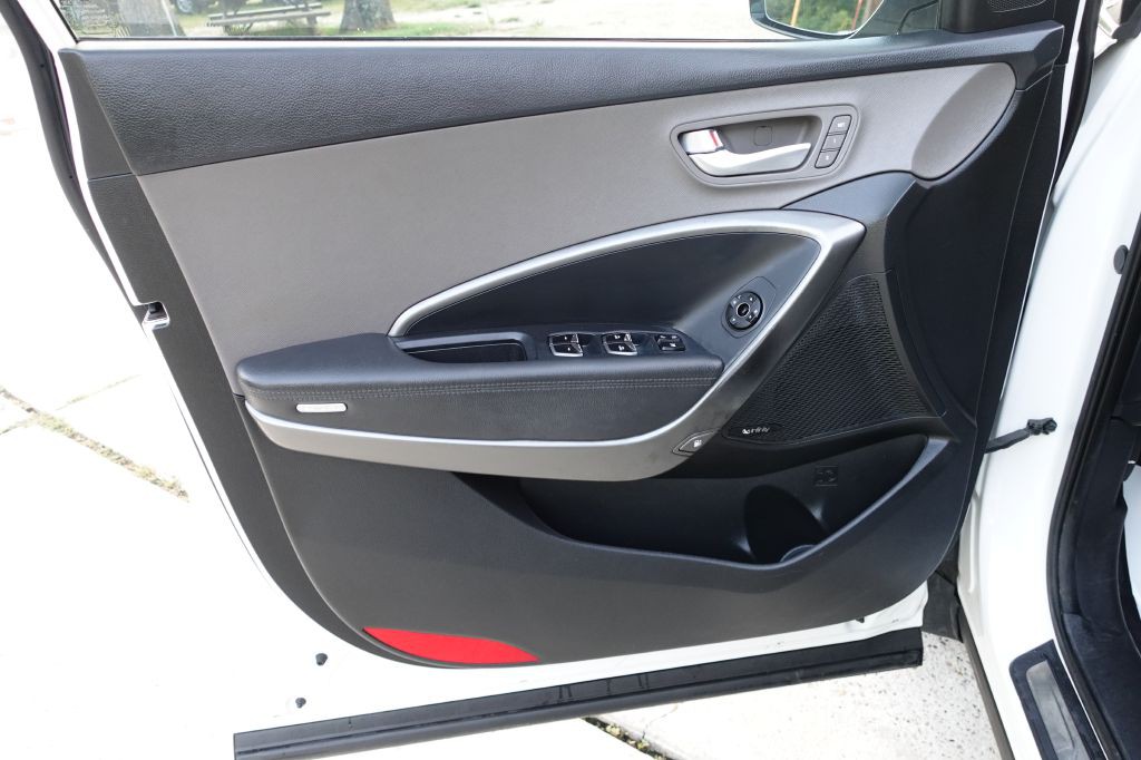 2018 Hyundai Santa Fe Image 30