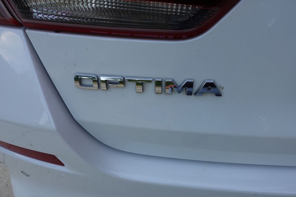 2020 Kia Optima Image 20