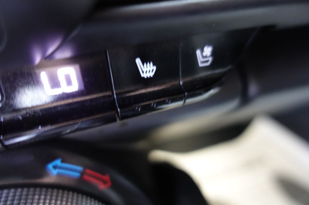 2016 Chevrolet Camaro Image 40