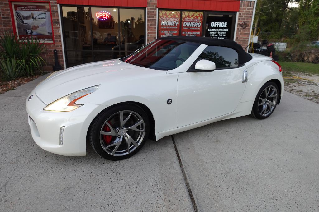 2016 Nissan 370Z Image 3