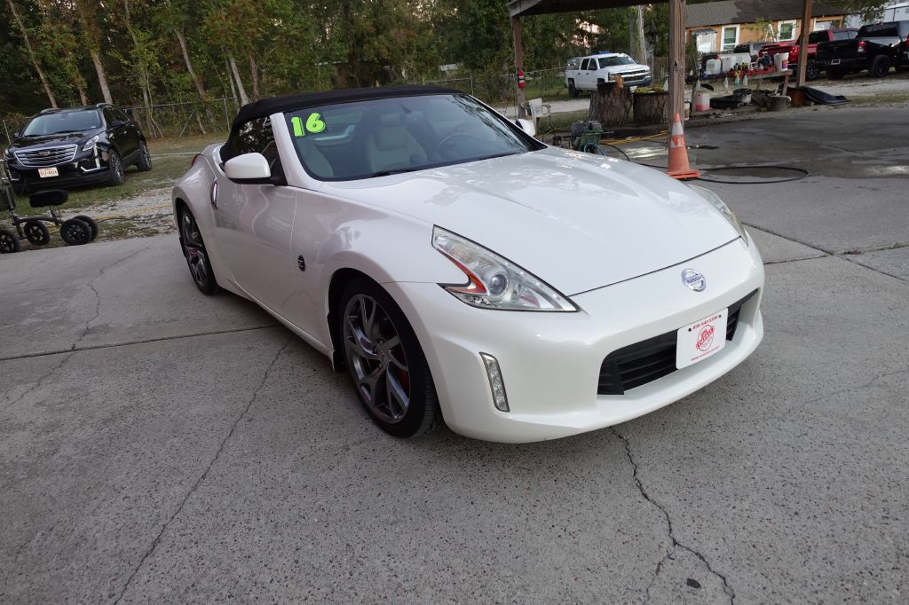 2016 Nissan 370Z Image 9
