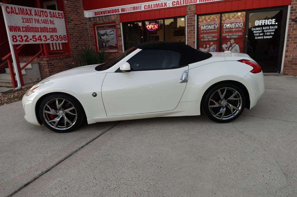 2016 Nissan 370Z Image 26