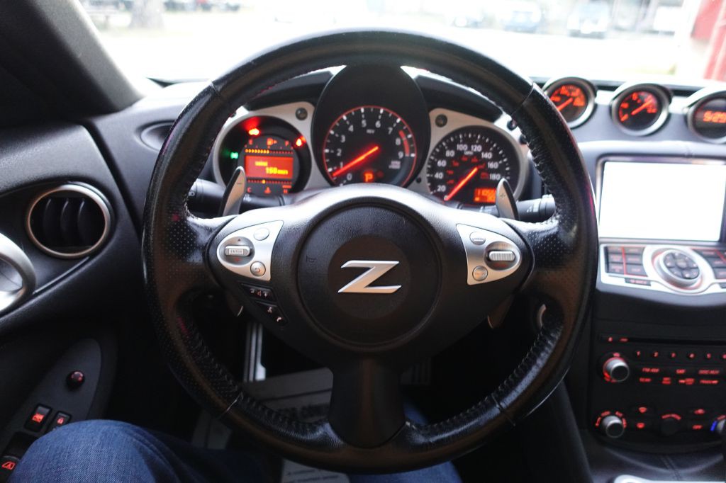 2016 Nissan 370Z Image 48