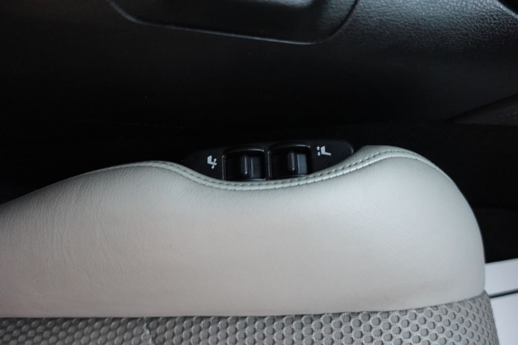 2016 Nissan 370Z Image 58