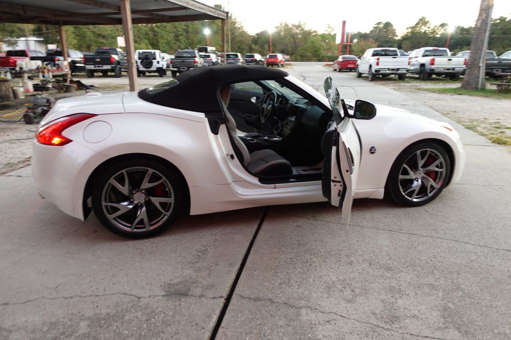 2016 Nissan 370Z Image 60