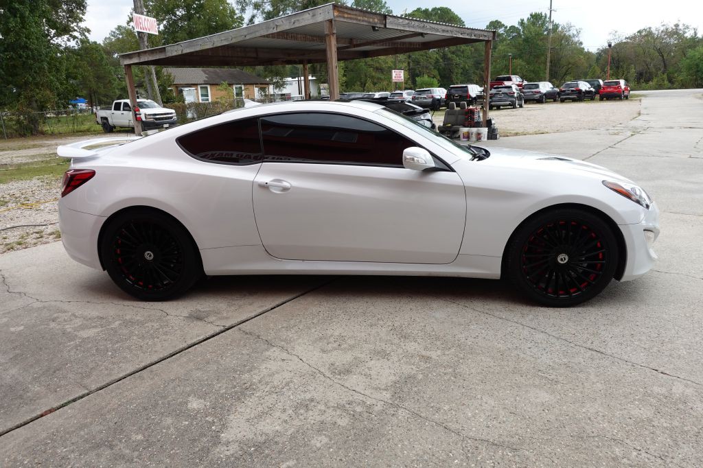 2015 Hyundai Genesis Image 10