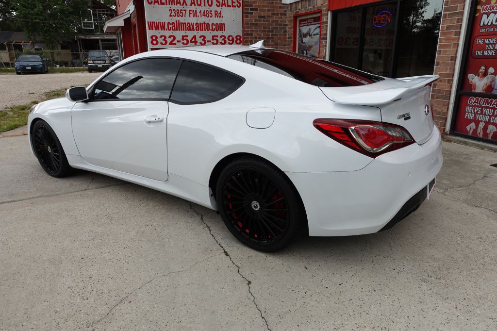 2015 Hyundai Genesis Image 20