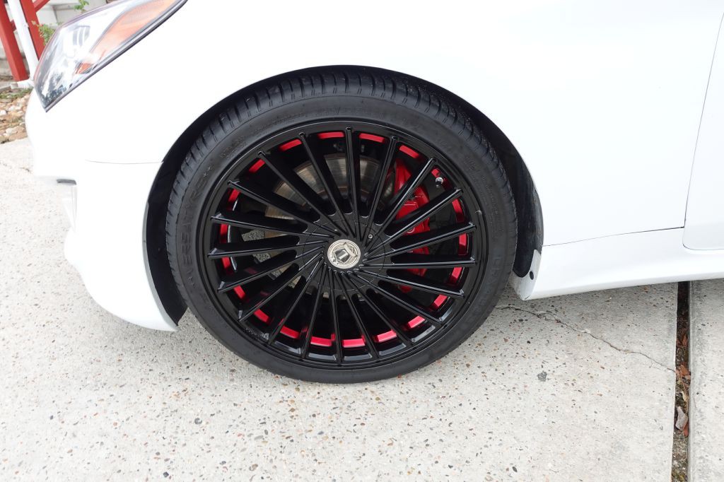 2015 Hyundai Genesis Image 24