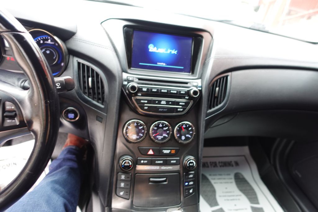 2015 Hyundai Genesis Image 36